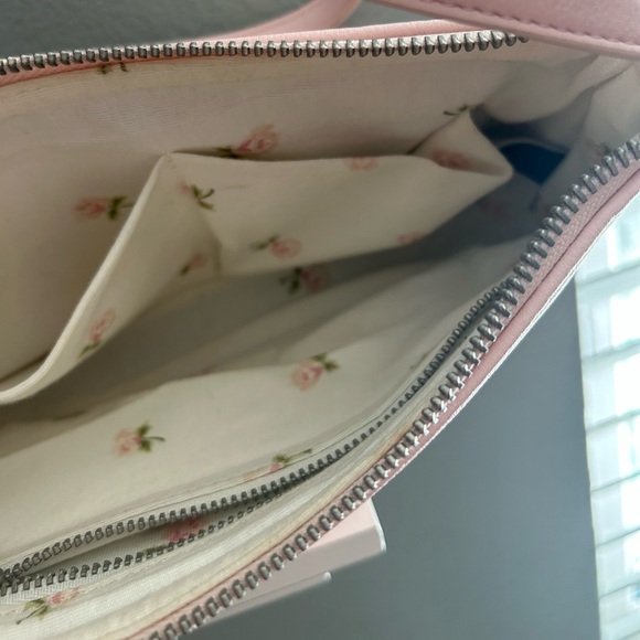 Brandy Melville Small Baby Pink Handbag - Picture 5 of 10